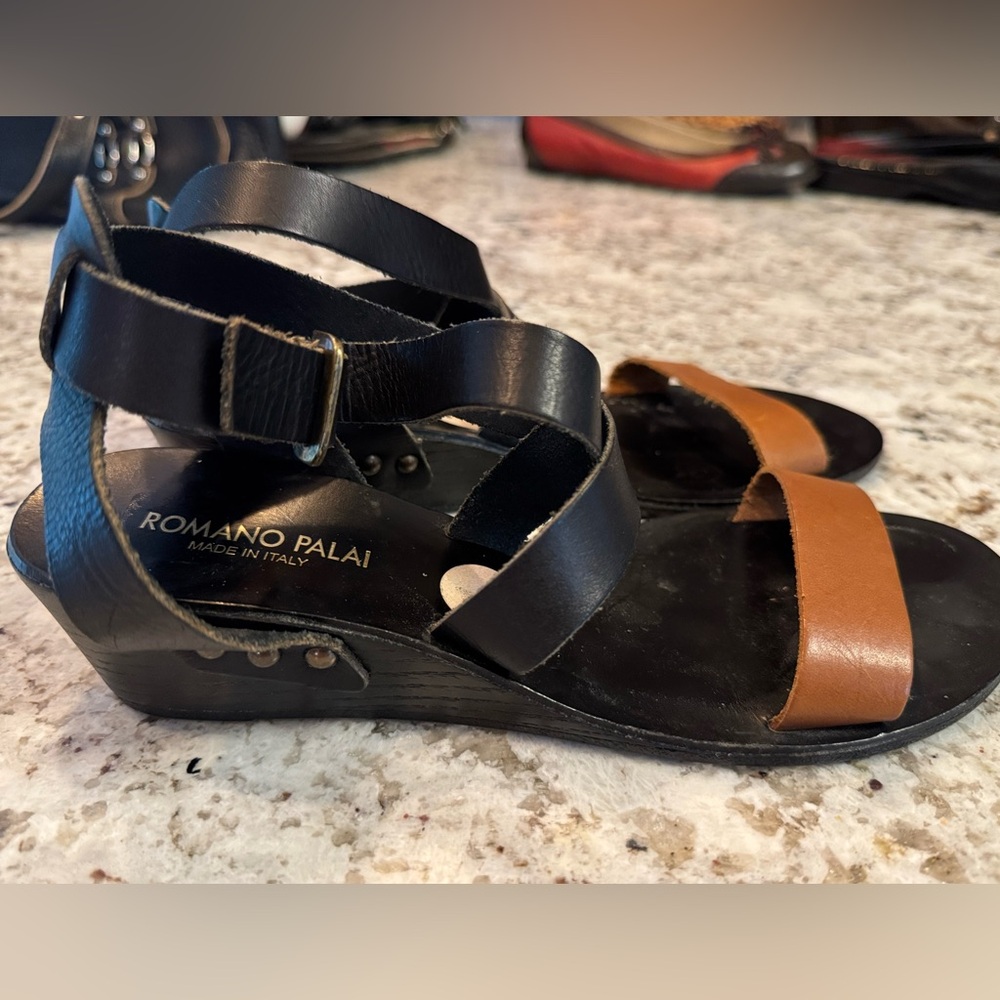 Stylish Leather Wedge Sandals - Picture 2 of 6